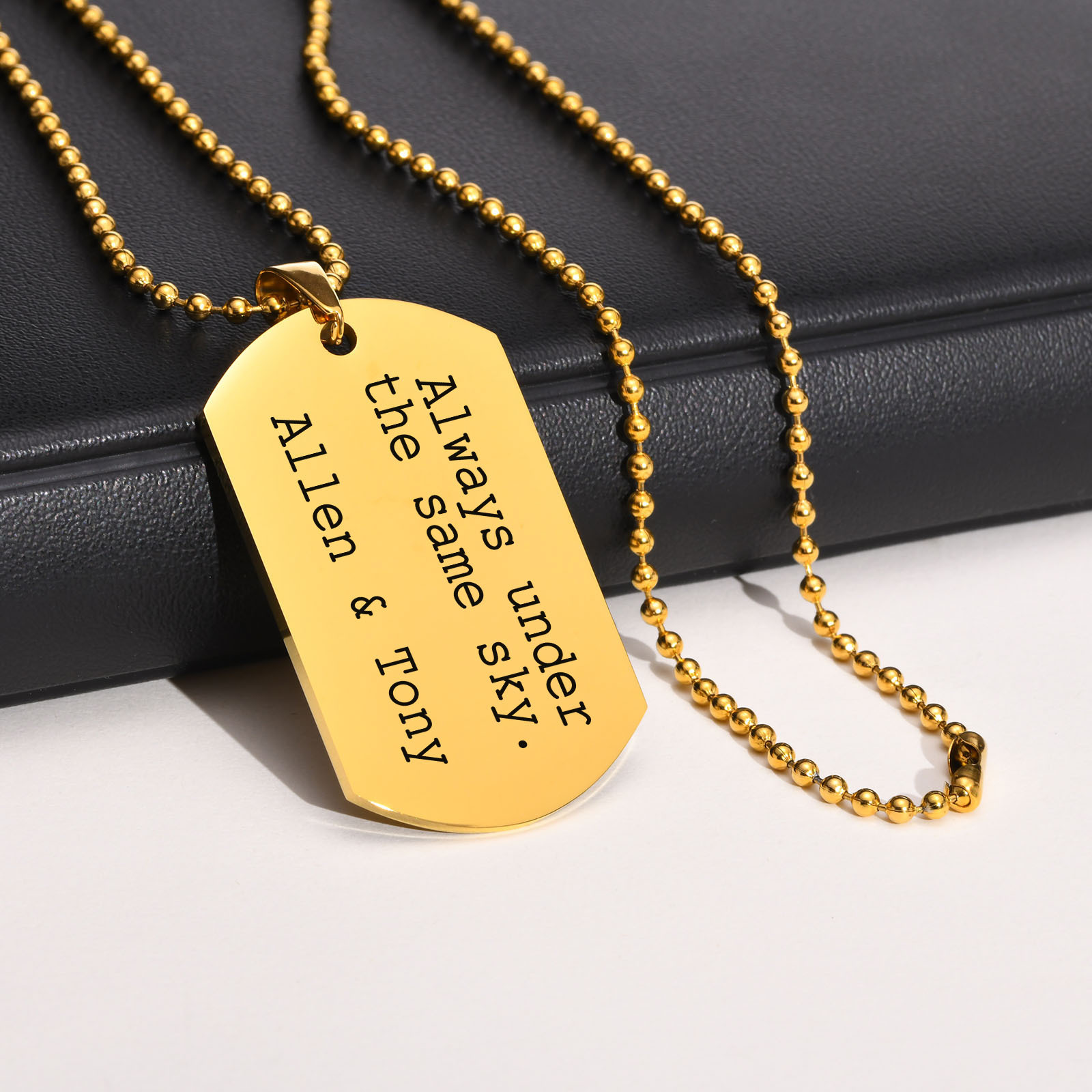 Mens Dog Tag Necklace - قلائد منقوشة على شكل قوس قزح