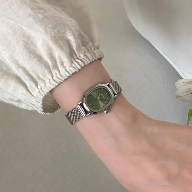 Jewelry Watches Women - صغيرة البيضاوي الهاتفي الأخضر ساعة بسيطة