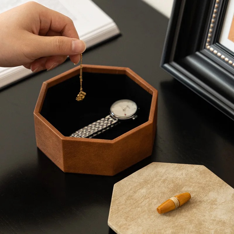 منظم ساعات إيطالي فاخر من الجل - مراجعة Jewelry With Watches وسعره