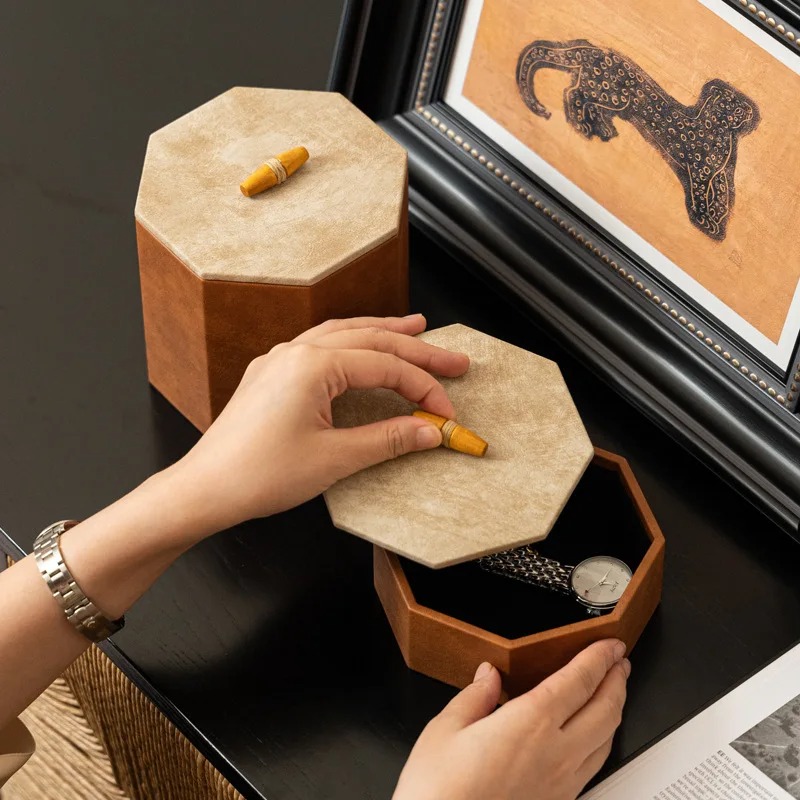 منظم ساعات إيطالي فاخر من الجل - مراجعة Jewelry With Watches وسعره