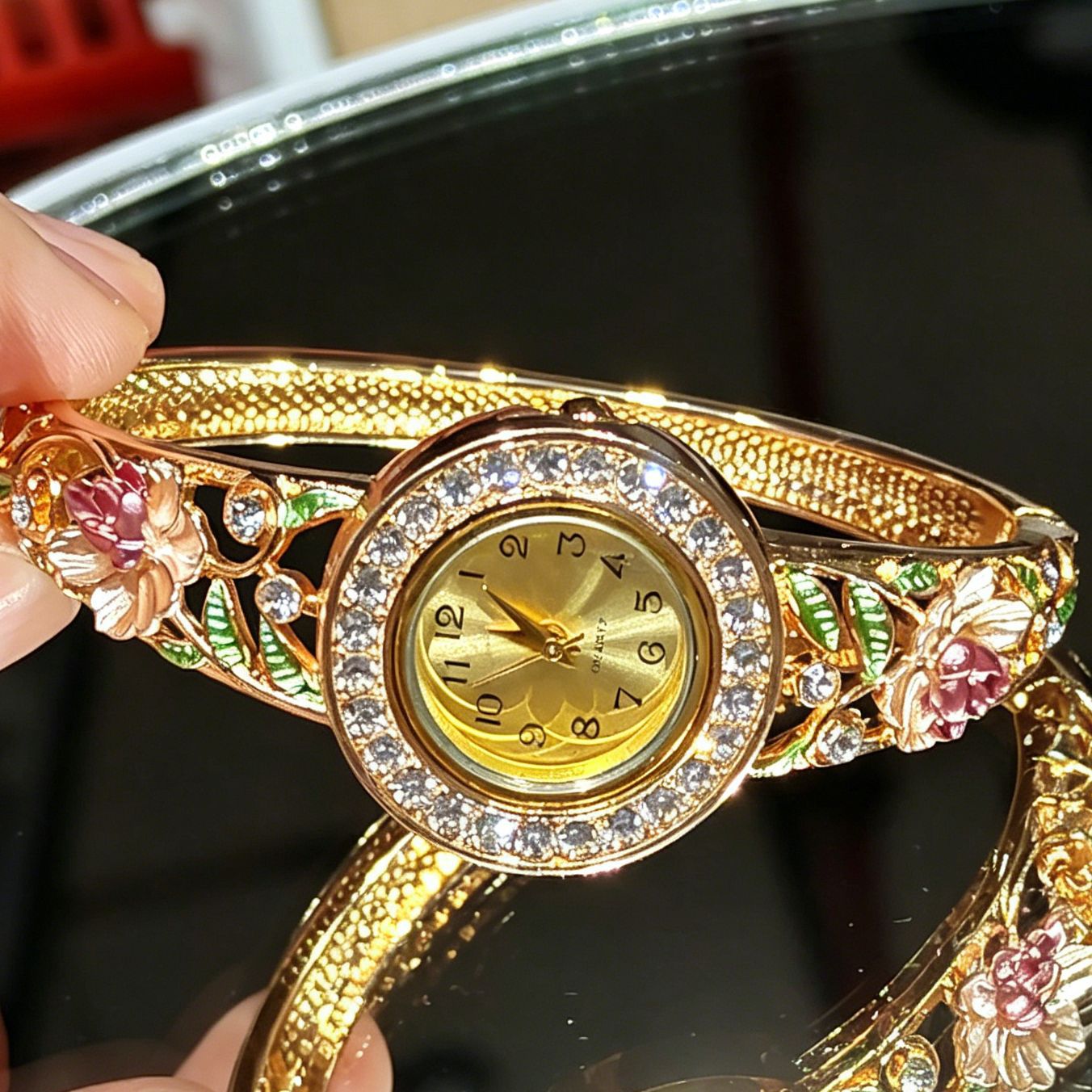 ساعة يد نسائية بتصميم زهرة مطل - مراجعة Jewelry Watches Vintage وسعره