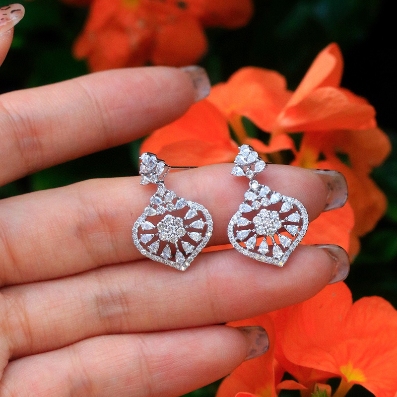 أقراط أذن على شكل قلب من الذهب - مراجعة Diamond Stud Earrings وسعره