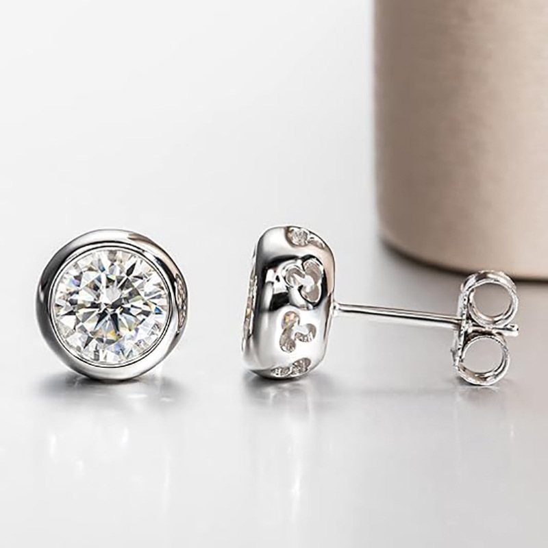 حقيقي D اللون مويسانيتي أقراط  - مراجعة Diamond Stud Earrings وسعره