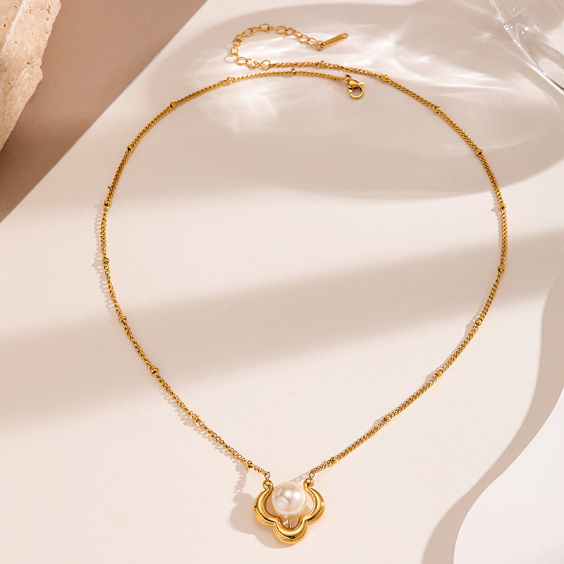 قلادة لؤلؤية على الطراز الصيني - مراجعة Crystal Choker Necklace وسعره