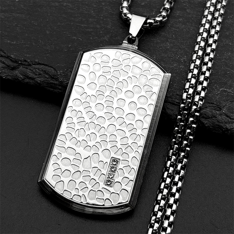 الرجعية الفولاذ المقاوم للصدأ  - مراجعة Mens Dog Tag Necklace وسعره