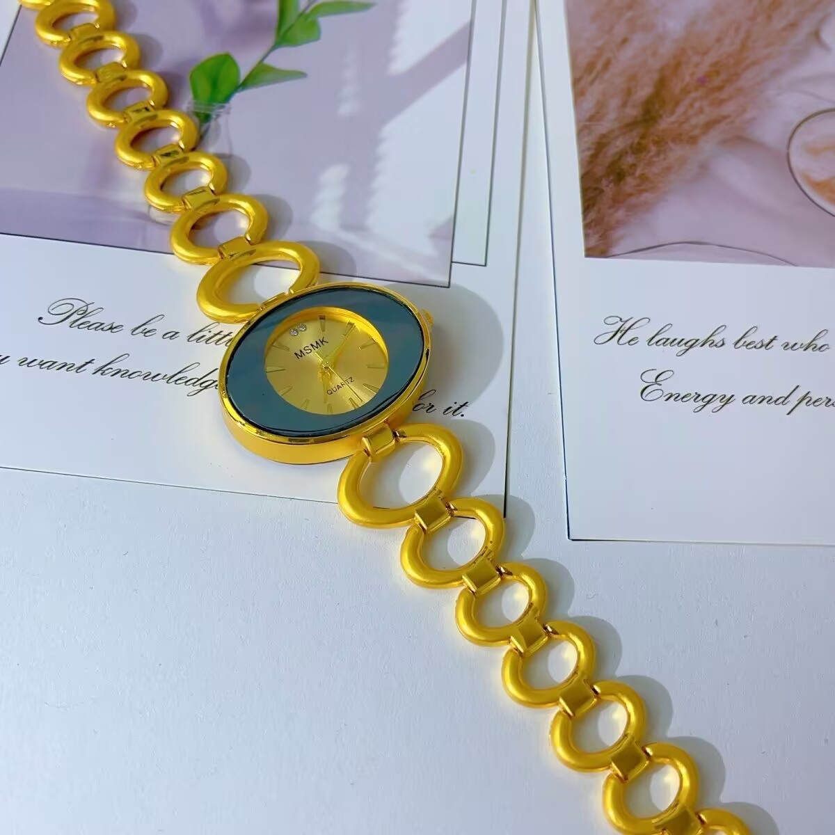 ساعة أمريكية جديدة مطلية بالذه - مراجعة Jewelry With Watches وسعره